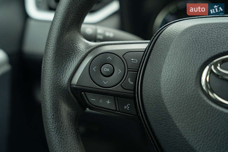 Позашляховик / Кросовер Toyota RAV4 2019 в Чернівцях