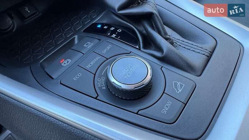 Внедорожник / Кроссовер Toyota RAV4 2019 в Ивано-Франковске