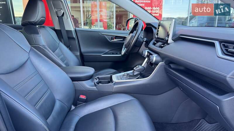 Внедорожник / Кроссовер Toyota RAV4 2019 в Ивано-Франковске
