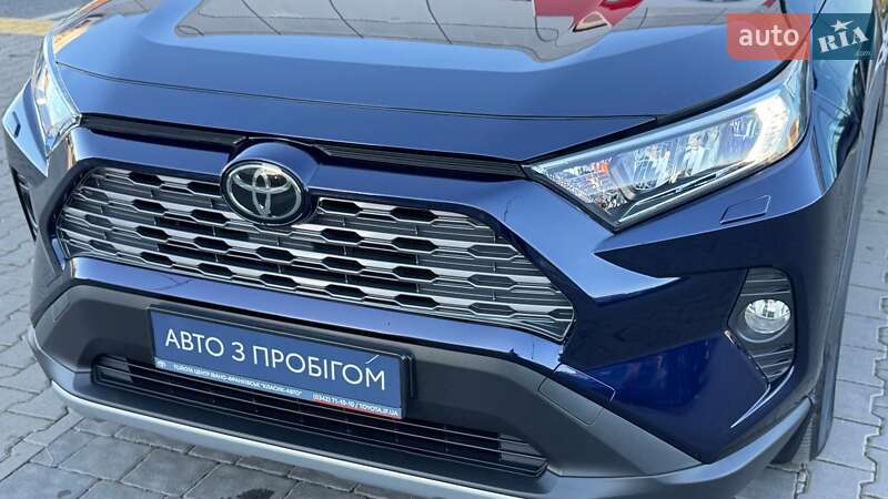 Внедорожник / Кроссовер Toyota RAV4 2019 в Ивано-Франковске