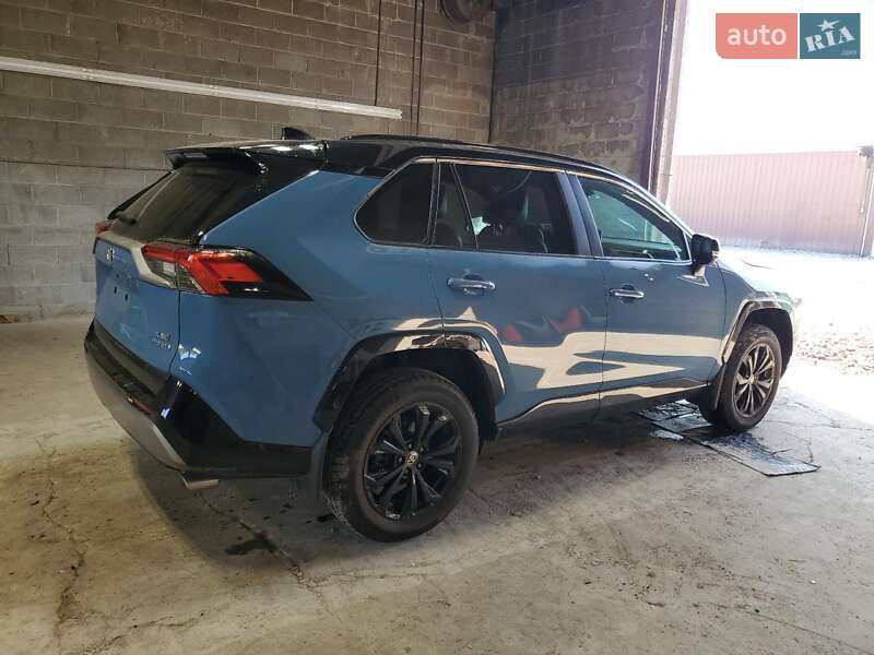 Позашляховик / Кросовер Toyota RAV4 2022 в Києві