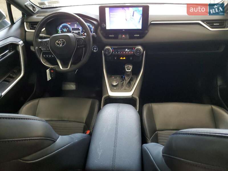 Позашляховик / Кросовер Toyota RAV4 2022 в Києві