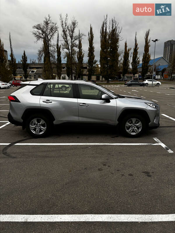 Внедорожник / Кроссовер Toyota RAV4 2023 в Киеве фото 3 Внедорожник / Кроссовер Toyota RAV4 2023 в Киеве