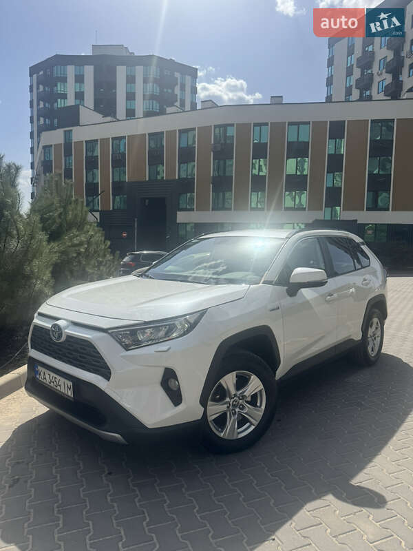 Внедорожник / Кроссовер Toyota RAV4 2018 в Киеве