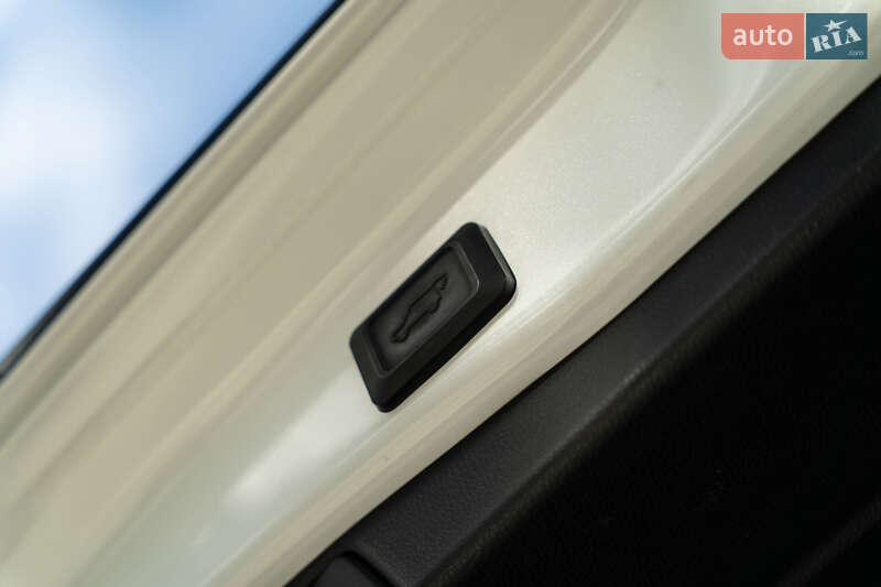 Внедорожник / Кроссовер Toyota RAV4 2020 в Черновцах фото 41 Внедорожник / Кроссовер Toyota RAV4 2020 в Черновцах