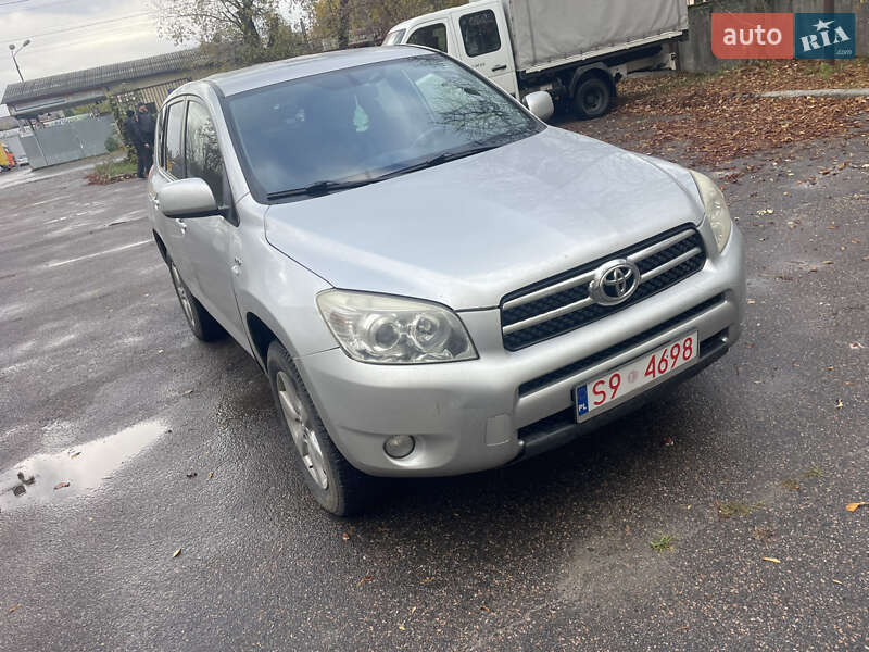 Внедорожник / Кроссовер Toyota RAV4 2008 в Киеве