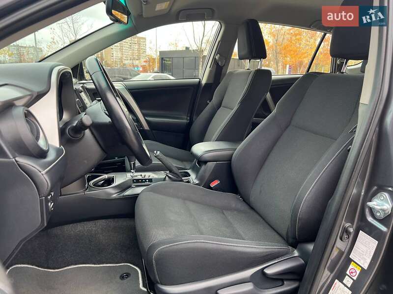Внедорожник / Кроссовер Toyota RAV4 2016 в Киеве фото 11 Внедорожник / Кроссовер Toyota RAV4 2016 в Киеве