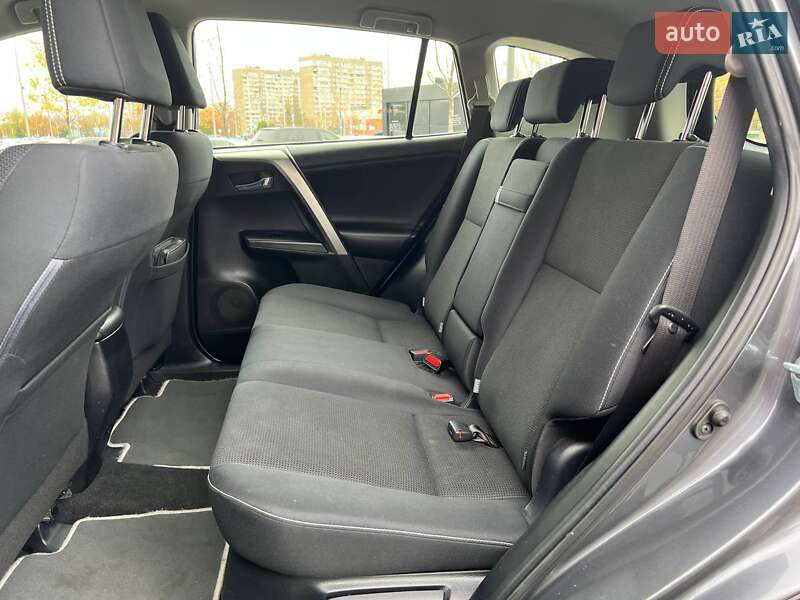 Внедорожник / Кроссовер Toyota RAV4 2016 в Киеве фото 12 Внедорожник / Кроссовер Toyota RAV4 2016 в Киеве