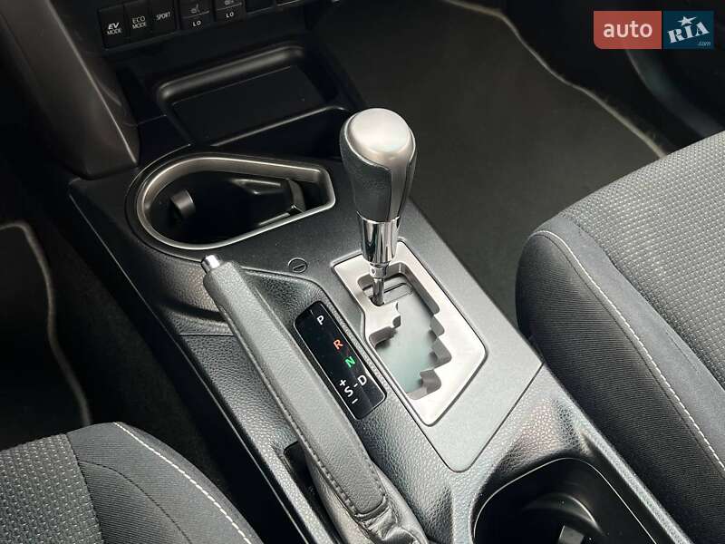 Внедорожник / Кроссовер Toyota RAV4 2016 в Киеве фото 28 Внедорожник / Кроссовер Toyota RAV4 2016 в Киеве