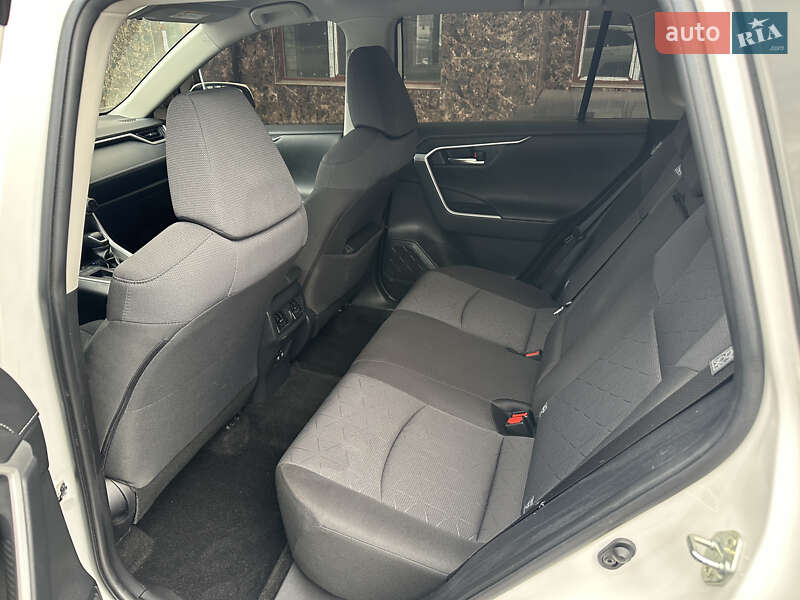 Внедорожник / Кроссовер Toyota RAV4 2019 в Черкассах фото 19 Внедорожник / Кроссовер Toyota RAV4 2019 в Черкассах