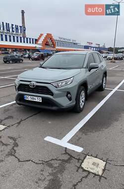 Позашляховик / Кросовер Toyota RAV4 2020 в Львові