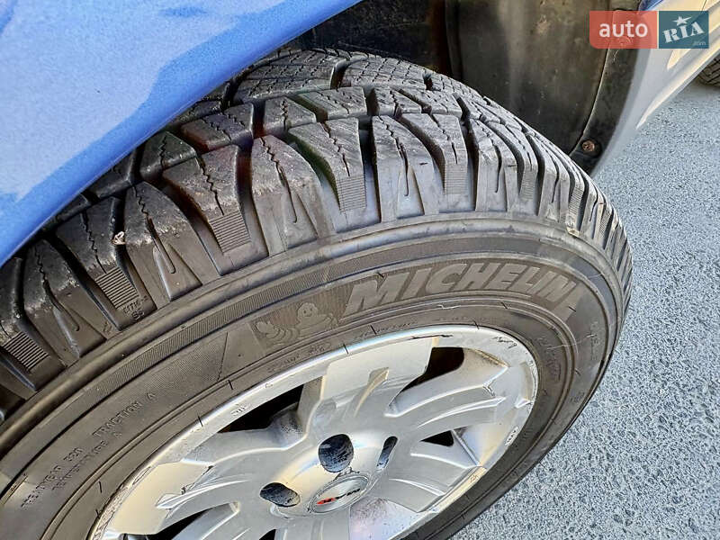 Позашляховик / Кросовер Toyota RAV4 1995 в Одесі