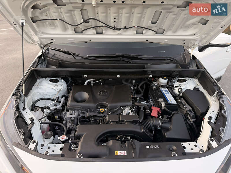 Внедорожник / Кроссовер Toyota RAV4 2019 в Днепре