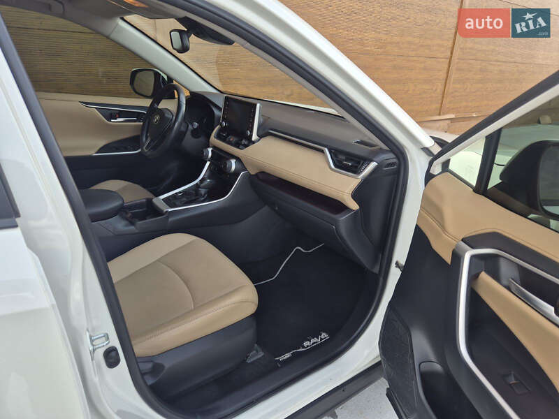 Внедорожник / Кроссовер Toyota RAV4 2019 в Броварах фото 5 Внедорожник / Кроссовер Toyota RAV4 2019 в Броварах
