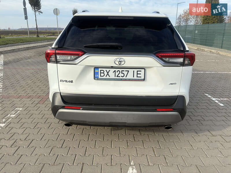 Позашляховик / Кросовер Toyota RAV4 2020 в Красилові