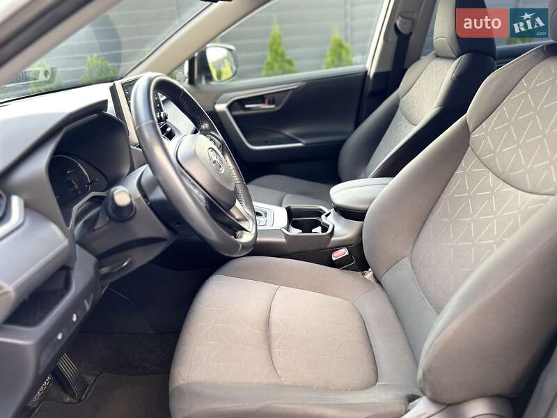 Внедорожник / Кроссовер Toyota RAV4 2019 в Киеве фото 14 Внедорожник / Кроссовер Toyota RAV4 2019 в Киеве