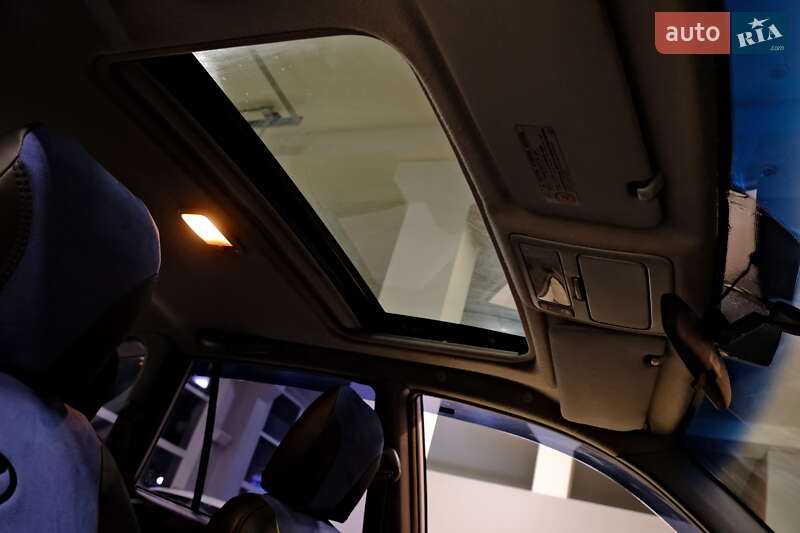 Позашляховик / Кросовер Toyota RAV4 2001 в Одесі