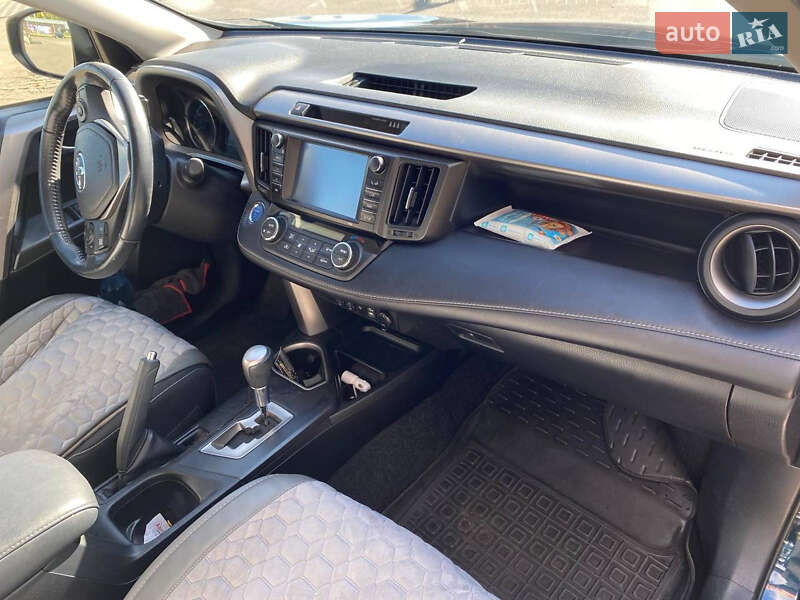 Внедорожник / Кроссовер Toyota RAV4 2017 в Полтаве фото 5 Внедорожник / Кроссовер Toyota RAV4 2017 в Полтаве