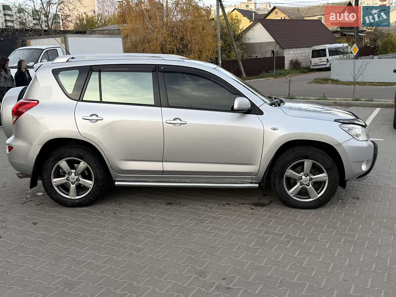 Внедорожник / Кроссовер Toyota RAV4 2006 в Борисполе