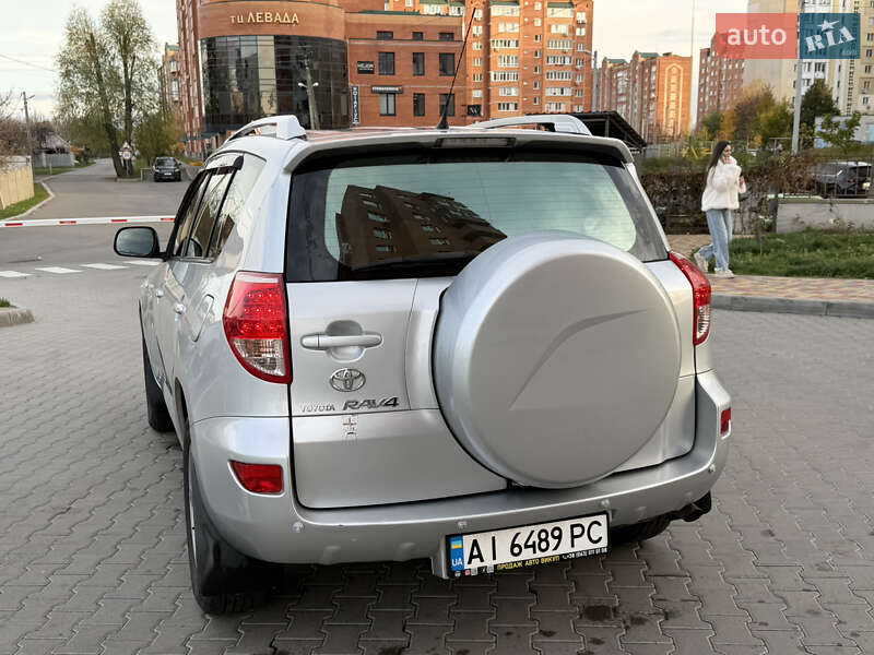 Внедорожник / Кроссовер Toyota RAV4 2006 в Борисполе