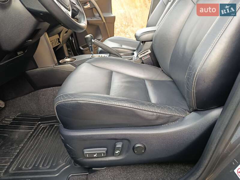 Внедорожник / Кроссовер Toyota RAV4 2014 в Ровно фото 18 Внедорожник / Кроссовер Toyota RAV4 2014 в Ровно