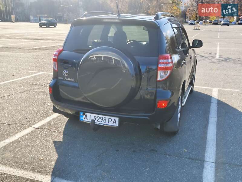 Позашляховик / Кросовер Toyota RAV4 2011 в Броварах