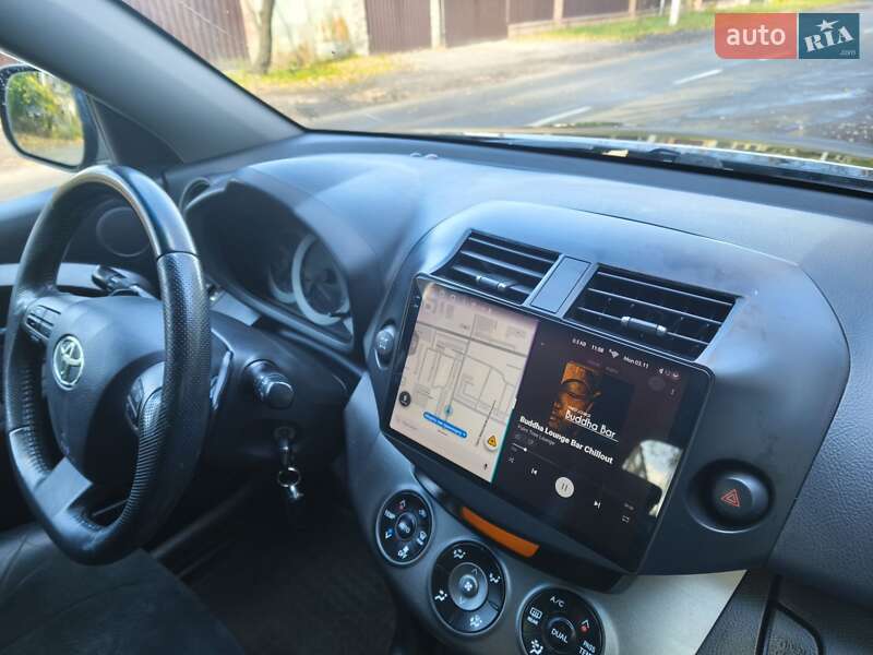 Позашляховик / Кросовер Toyota RAV4 2011 в Броварах