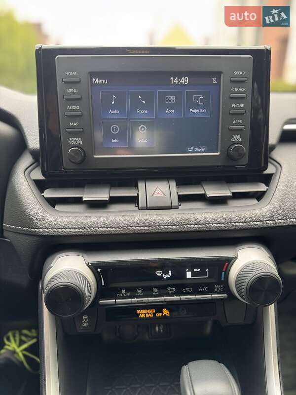 Позашляховик / Кросовер Toyota RAV4 2018 в Києві фото 16 Позашляховик / Кросовер Toyota RAV4 2018 в Києві