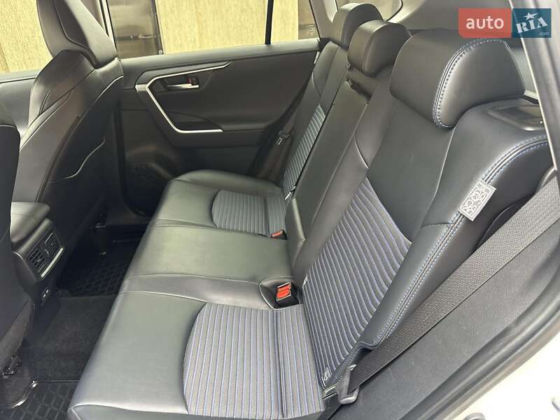 Внедорожник / Кроссовер Toyota RAV4 2023 в Одессе фото 19 Внедорожник / Кроссовер Toyota RAV4 2023 в Одессе