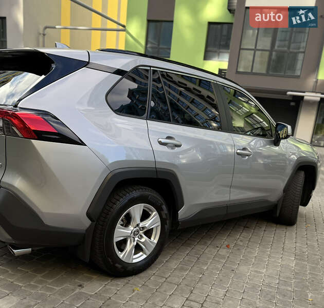 Внедорожник / Кроссовер Toyota RAV4 2020 в Днепре фото 7 Внедорожник / Кроссовер Toyota RAV4 2020 в Днепре