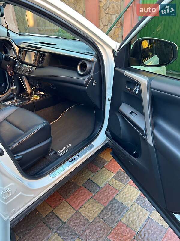 Внедорожник / Кроссовер Toyota RAV4 2017 в Киеве фото 31 Внедорожник / Кроссовер Toyota RAV4 2017 в Киеве