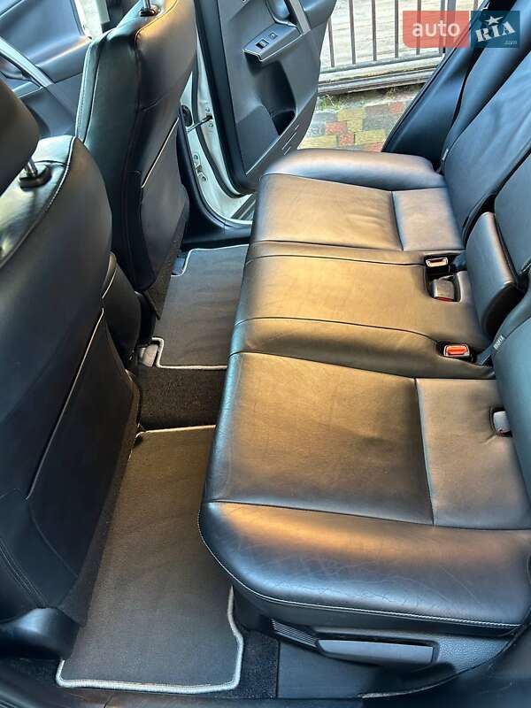 Внедорожник / Кроссовер Toyota RAV4 2017 в Киеве фото 42 Внедорожник / Кроссовер Toyota RAV4 2017 в Киеве