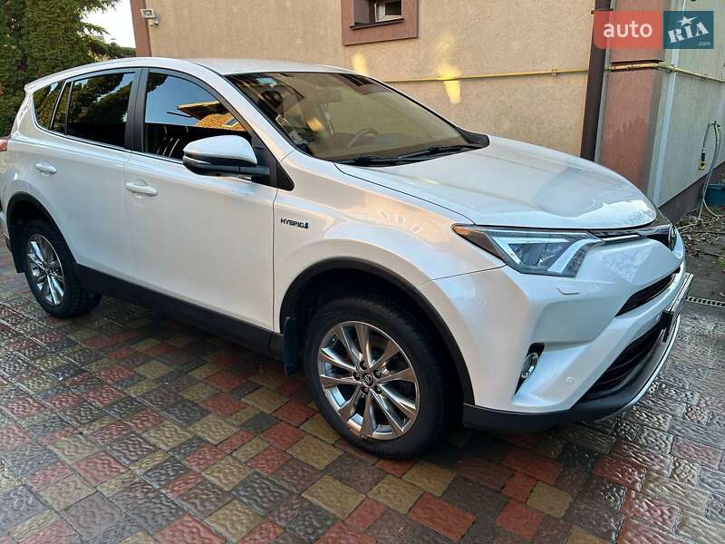 Внедорожник / Кроссовер Toyota RAV4 2017 в Киеве фото 10 Внедорожник / Кроссовер Toyota RAV4 2017 в Киеве