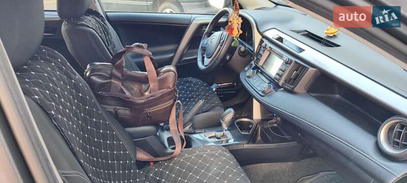 Внедорожник / Кроссовер Toyota RAV4 2017 в Светловодске