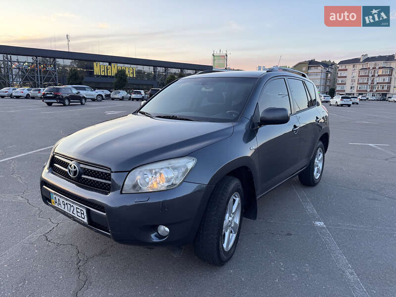 Внедорожник / Кроссовер Toyota RAV4 2006 в Киеве
