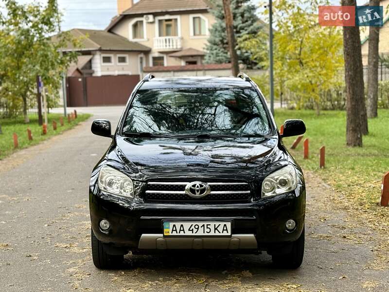 Внедорожник / Кроссовер Toyota RAV4 2007 в Киеве