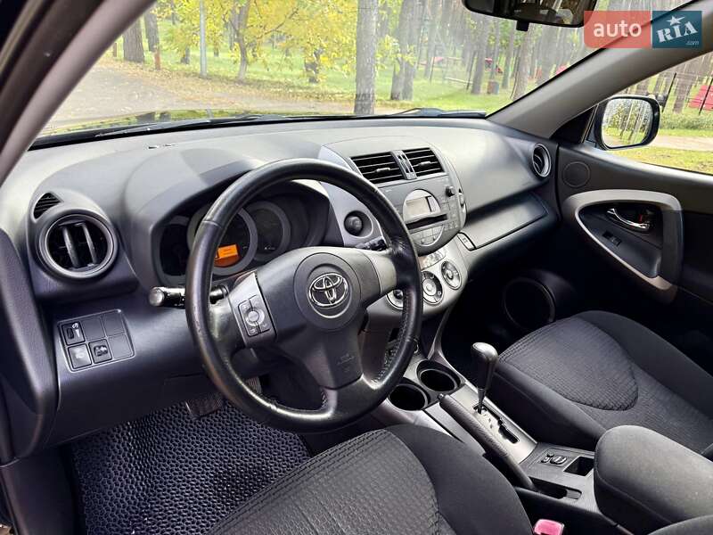 Внедорожник / Кроссовер Toyota RAV4 2007 в Киеве