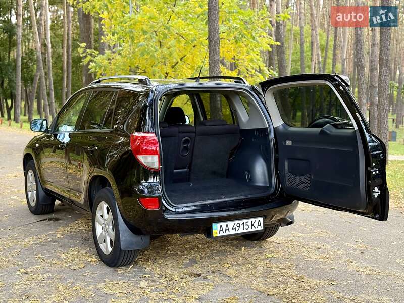 Внедорожник / Кроссовер Toyota RAV4 2007 в Киеве