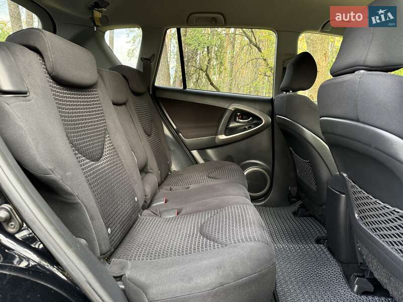 Внедорожник / Кроссовер Toyota RAV4 2007 в Киеве