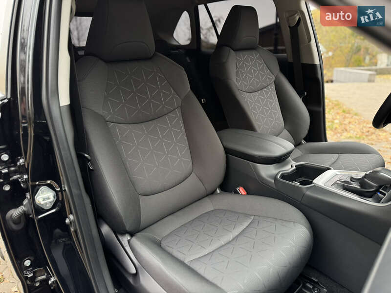 Внедорожник / Кроссовер Toyota RAV4 2023 в Киеве фото 37 Внедорожник / Кроссовер Toyota RAV4 2023 в Киеве