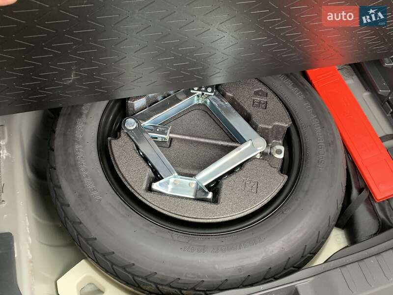 Внедорожник / Кроссовер Toyota RAV4 2020 в Киеве фото 13 Внедорожник / Кроссовер Toyota RAV4 2020 в Киеве