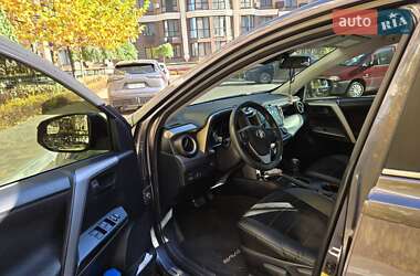 Внедорожник / Кроссовер Toyota RAV4 2016 в Киеве