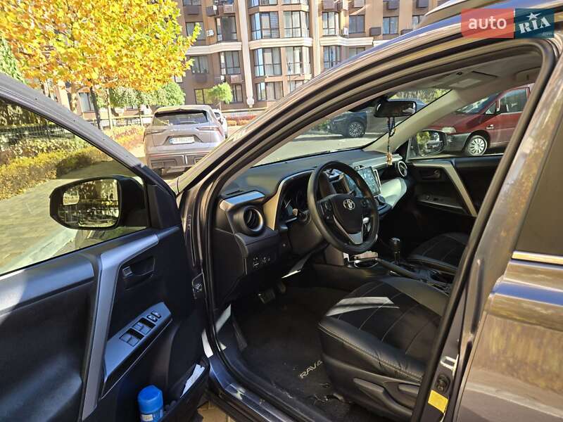 Внедорожник / Кроссовер Toyota RAV4 2016 в Киеве