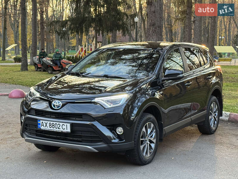 Внедорожник / Кроссовер Toyota RAV4 2017 в Харькове фото 4 Внедорожник / Кроссовер Toyota RAV4 2017 в Харькове