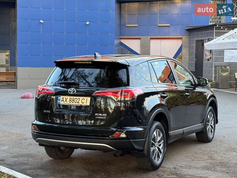 Внедорожник / Кроссовер Toyota RAV4 2017 в Харькове фото 8 Внедорожник / Кроссовер Toyota RAV4 2017 в Харькове