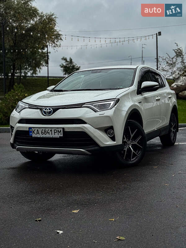 Внедорожник / Кроссовер Toyota RAV4 2017 в Киеве фото 6 Внедорожник / Кроссовер Toyota RAV4 2017 в Киеве