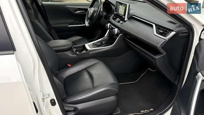 Внедорожник / Кроссовер Toyota RAV4 2019 в Киеве фото 6 Внедорожник / Кроссовер Toyota RAV4 2019 в Киеве