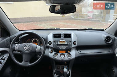Позашляховик / Кросовер Toyota RAV4 2006 в Харкові