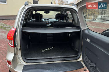 Позашляховик / Кросовер Toyota RAV4 2006 в Харкові