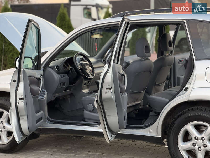 Позашляховик / Кросовер Toyota RAV4 2003 в Одесі